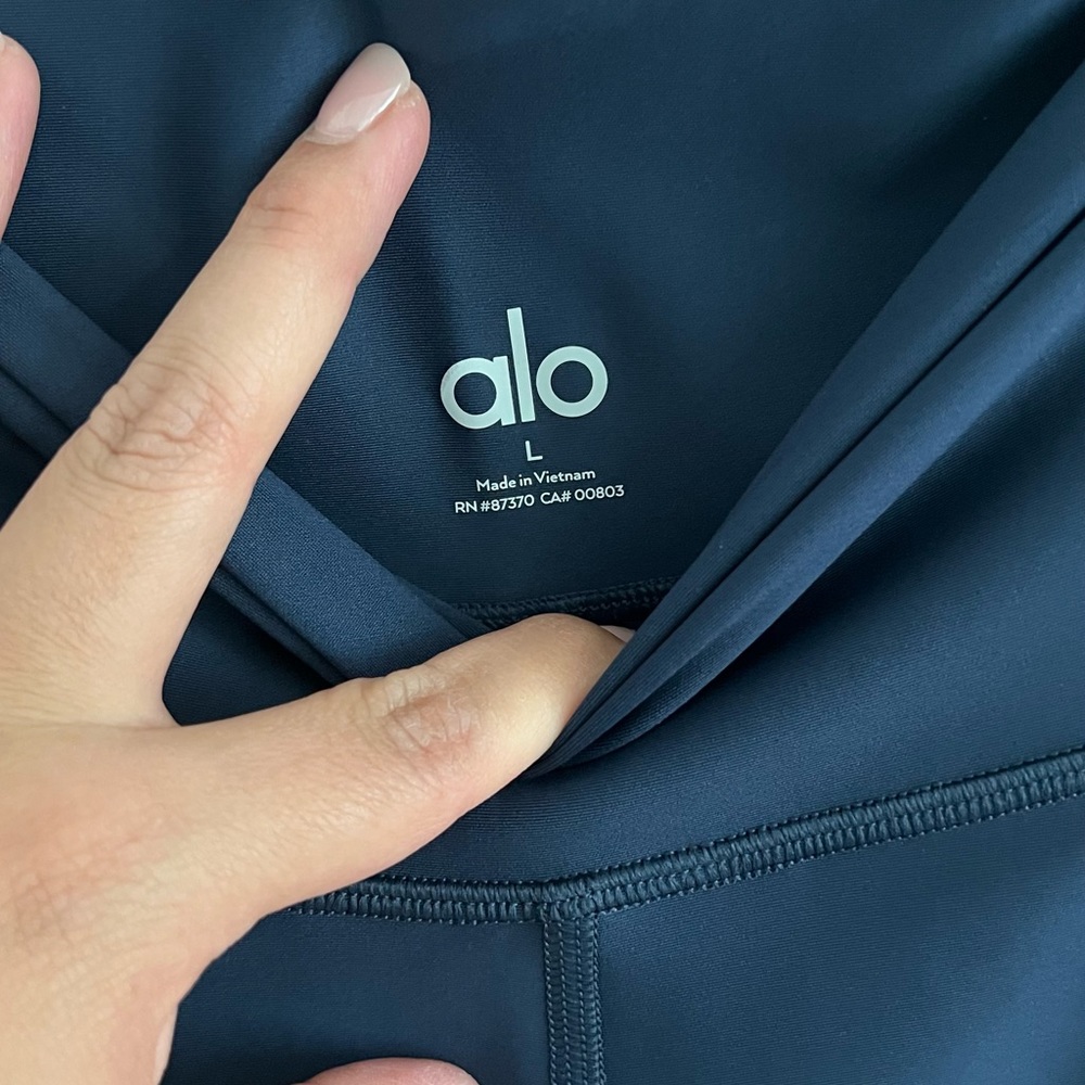 NWT ALO YOGA Airlift leggings.